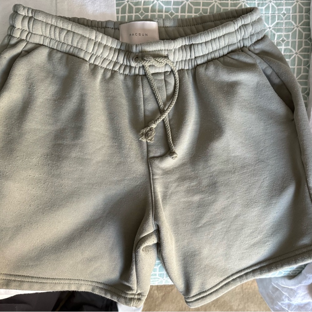 PacSun Men's Fleece Athletic Sweat Shorts in light green/greige color.  Size Sm